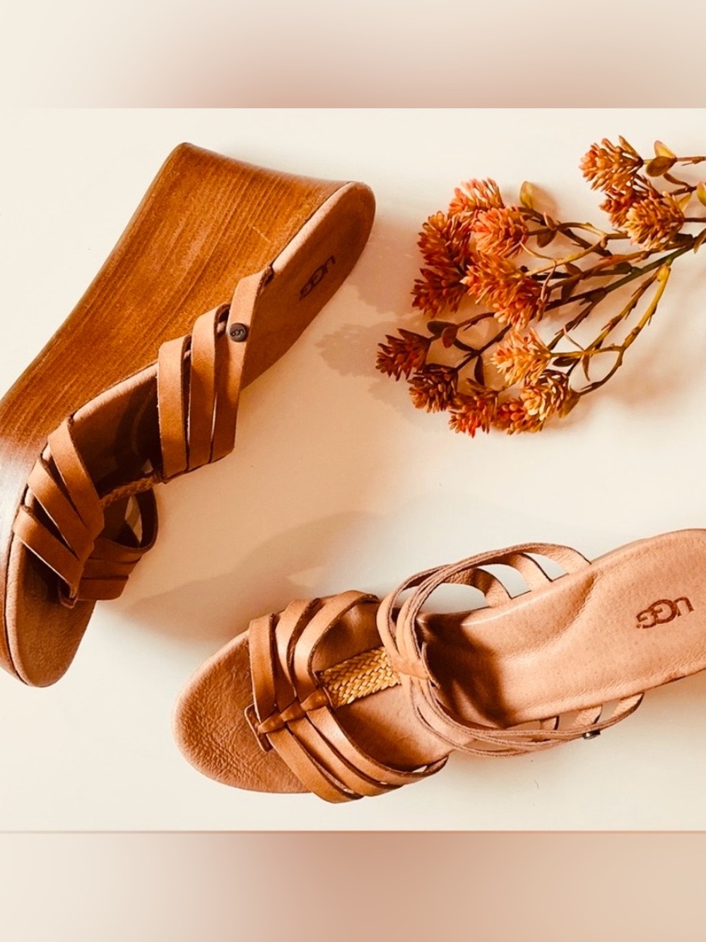 UGG Mattie Sandals Sz 9